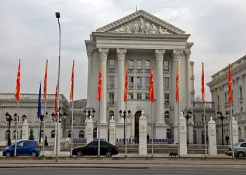 Qeveria, biznesi dhe KRRE dakorduan aktivitete të përbashkëta për lehtësimin e goditjes së çmimeve