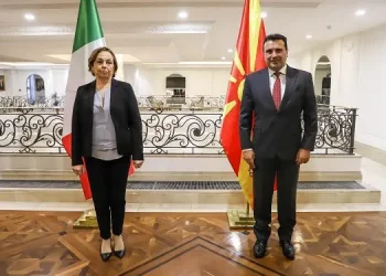 Takim  i Kryeministrit Zaev me ministren italiane Lamorxheze: Fillimi i negociatave është i rëndësishëm edhe për Maqedoninë e Veriut edhe për BE-në