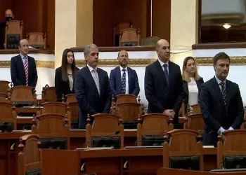 Shqipëria e ratifikoi marrëveshjen me Maqedoninë e Veriut për kontrolle të përbashkëta në vendkalimet kufitare