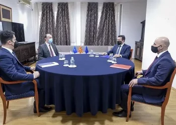 Kryeministri Zaev takohet me Gashin