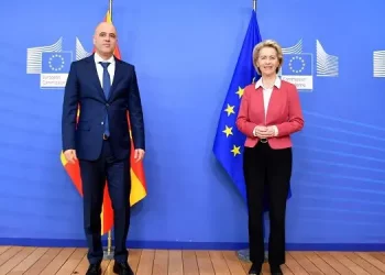KE me angazhim të përforcuar të ndihmojë zhbllokimin e eurointegrimit të Maqedonisë së Veriut, kërkoi Kovaçevski nga Fon der Lajeni