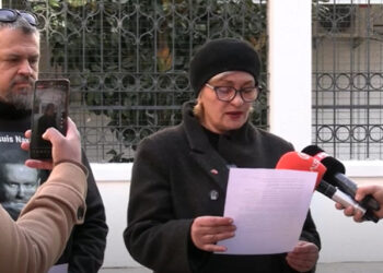 (VIDEO) Letër proteste para Ambasadës ruse në Shkup: Ne jemi Navalny!