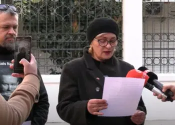 (VIDEO) Letër proteste para Ambasadës ruse në Shkup: Ne jemi Navalny!