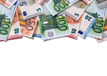 Paga minimale në Kosovë rritet në 350 euro, reagojnë nga AAK