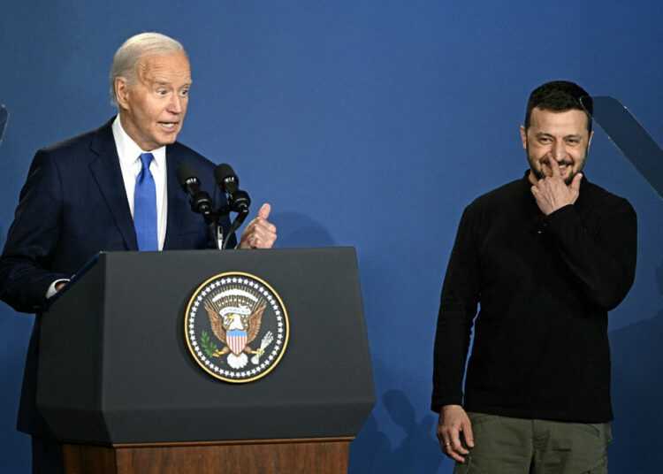 Biden në Evropë për të diskutuar për Ukrainën, teksa Rusia kryen sulm “masiv”