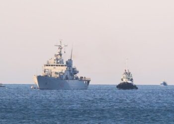 Anija italiane me 16 emigrantë ka zbarkuar në portin e Shëngjinit