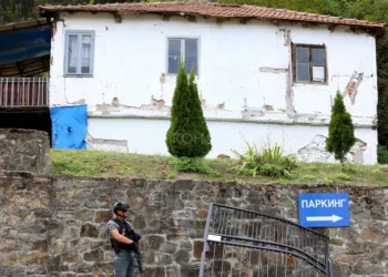 Arrestohet një person në Banjskë, u kap me armë dhe me emblemë të ushtrisë serbe