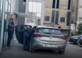 Policia Kosovës kreu bastisje në Ministrinë e Liburn Aliut
