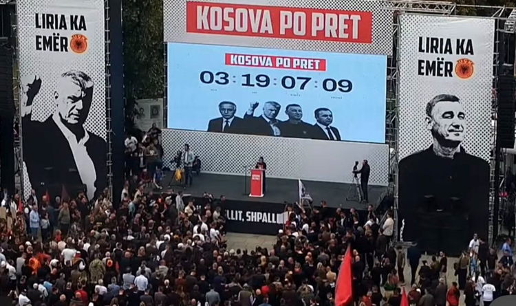 Dhjetëra mijëra në „Marshin për Liri“ në Prishtinë – tubimi që tejkaloi ndasitë politike