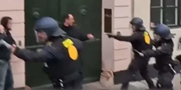 Dhuna policore ndaj gazetarëve në Kopenhagë – reagime të ashpra