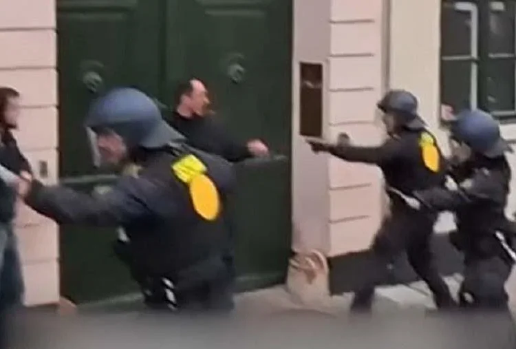 Dhuna policore ndaj gazetarëve në Kopenhagë – reagime të ashpra